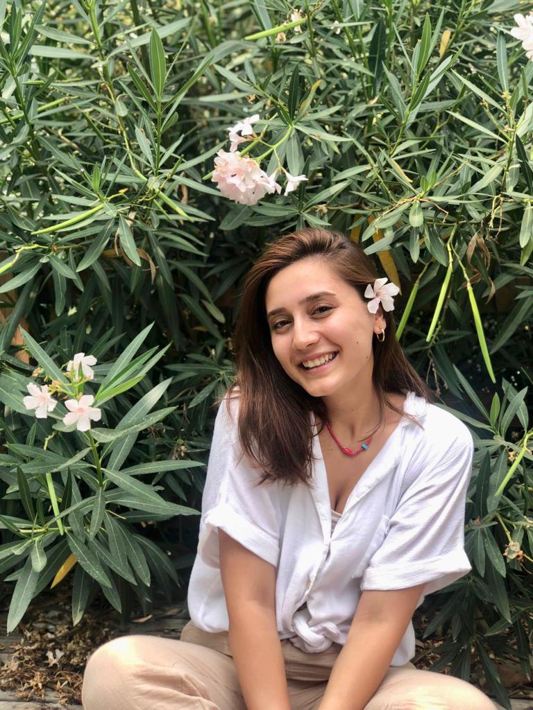 SELİNAY AKARSU